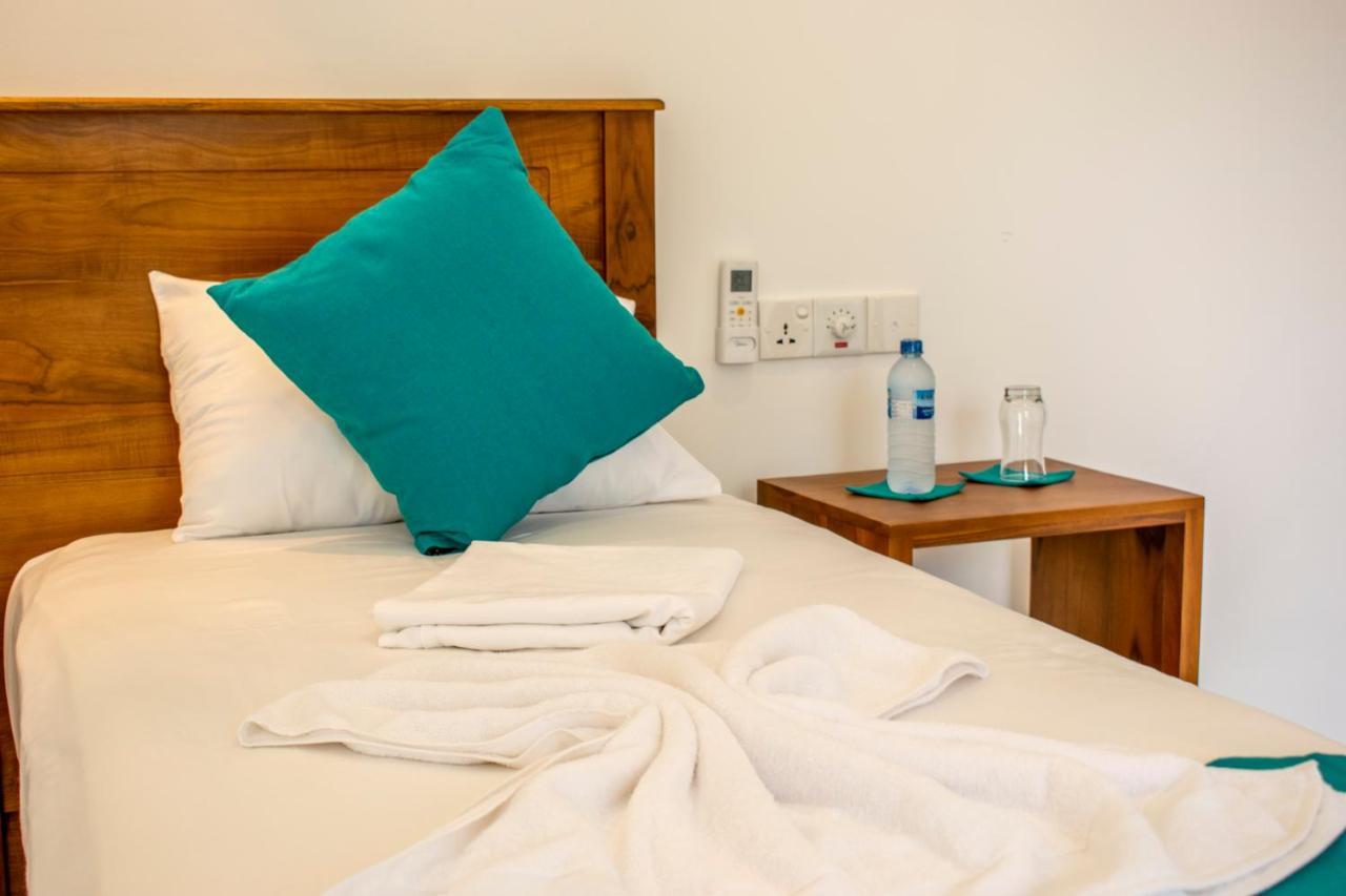 Lavinia Escapes Hotell Dehiwala-Mount Lavinia Eksteriør bilde